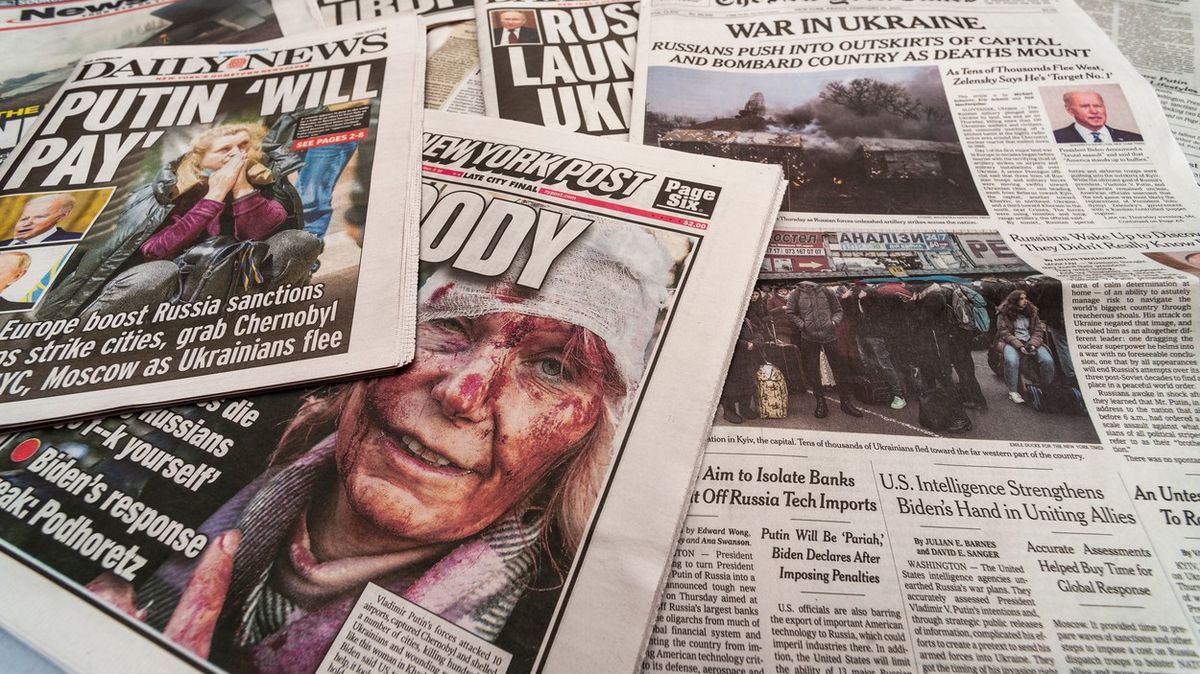 Dodávají světu zprávy, nikdo jim za to neplatí. Novináři na Ukrajině říkají dost